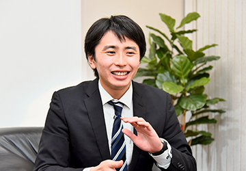 写真:ネットワークエンジニア02