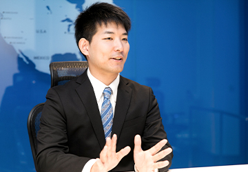 写真:運用エンジニア02